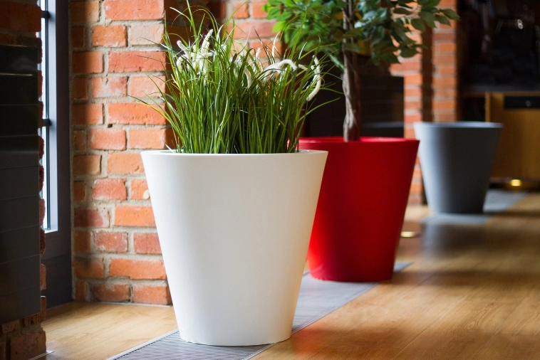 Nowoczesna donica o klasycznym kształcie Monumo Ovo 